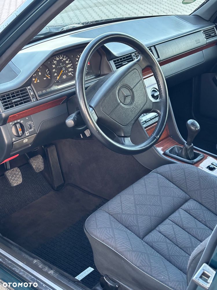 Mercedes-Benz Klasa E - 12