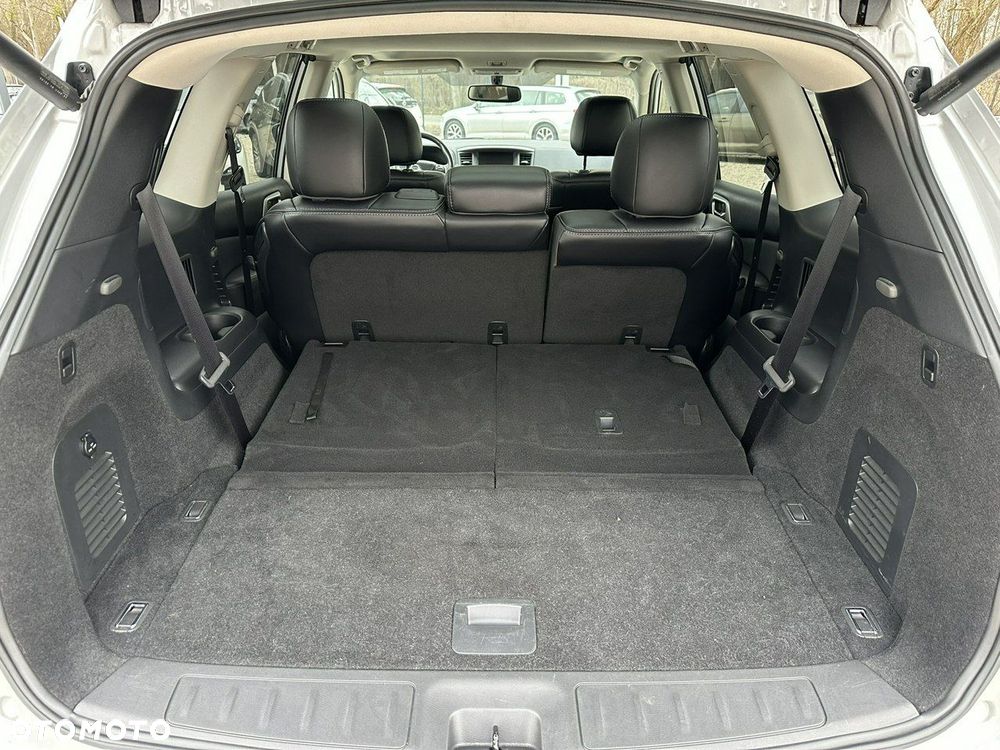 Nissan Pathfinder - 12