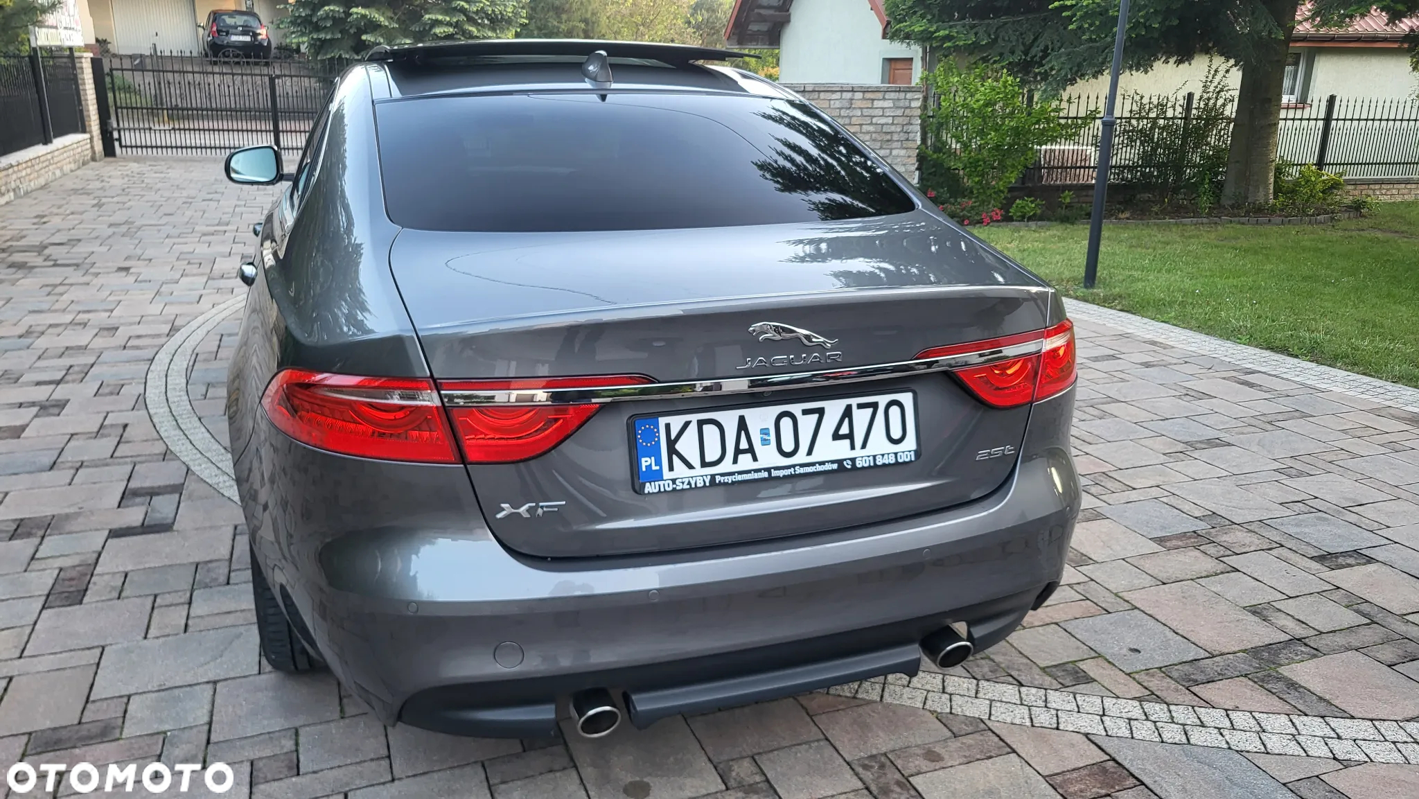 Jaguar XF 2.0 T Prestige - 8