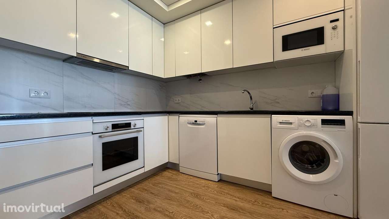 Apartamento T2+1 (Avenida dos Banhos) - Grande imagem: 2/14