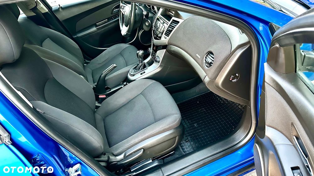 Chevrolet Cruze 1.6 LT - 18