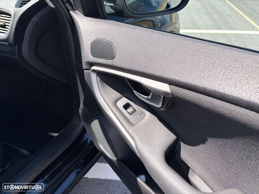 Volvo V40 2.0 D2 Momentum - 22