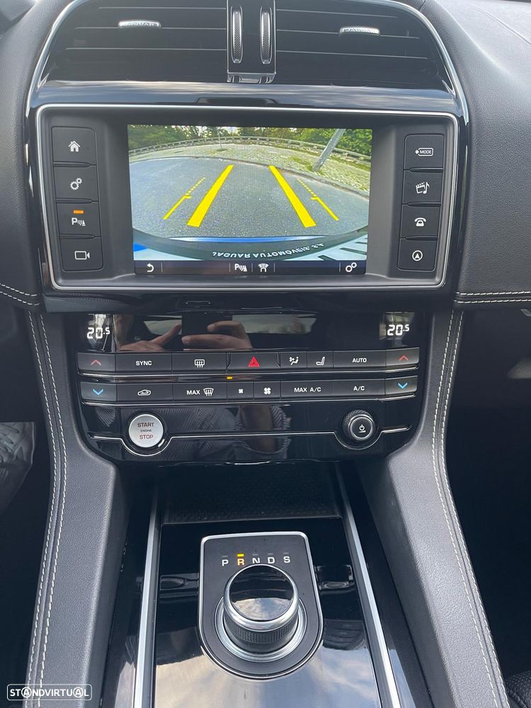 Jaguar F-Pace 2.0 i4D R-Sport Aut. - 9