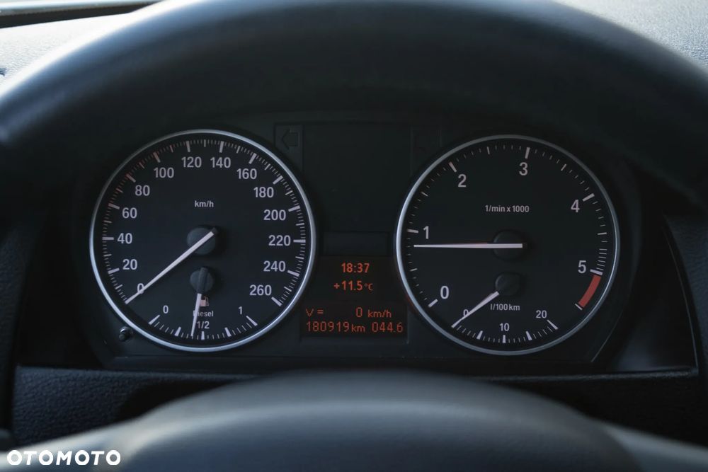 BMW X1 xDrive18d - 31