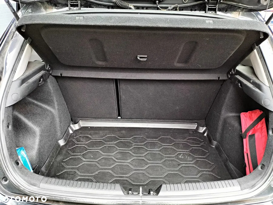 Kia Ceed - 27
