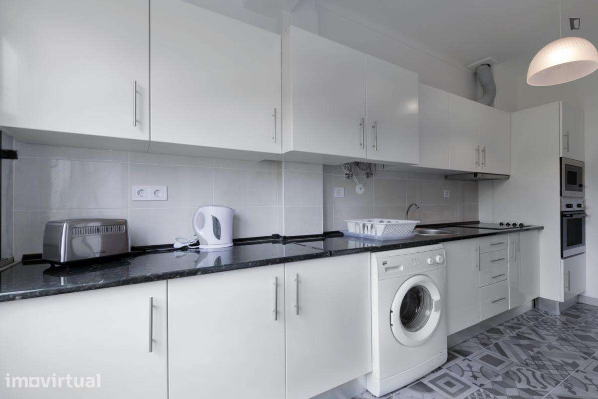 Quarto - localizado em Amadora Lisbon - Grande imagem: 5/16