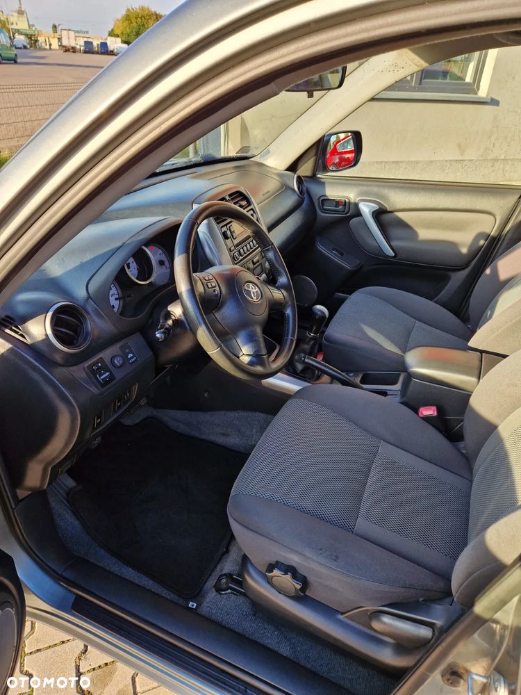 Toyota RAV4 2.0 D-4D 4x4 - 9