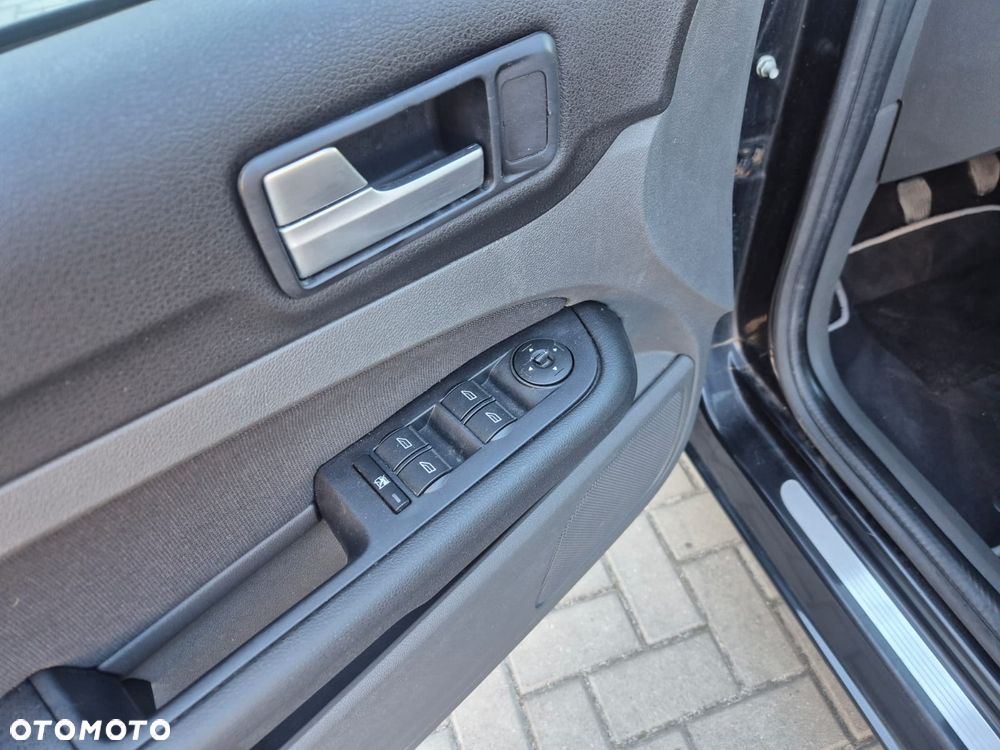 Ford Focus 1.6 Ambiente - 26