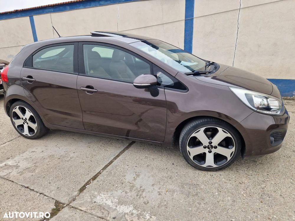 Kia Rio 1.4 Fifa World Cup Edition - 15