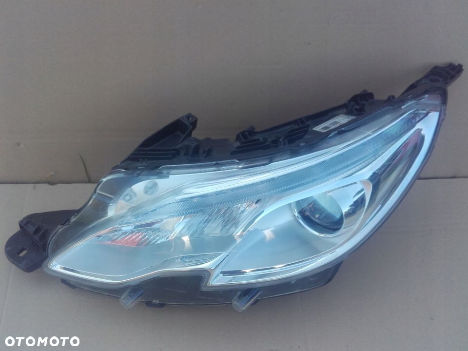 REFLEKTOR LAMPA LEWA PEUGEOT 2008 stary model - 1
