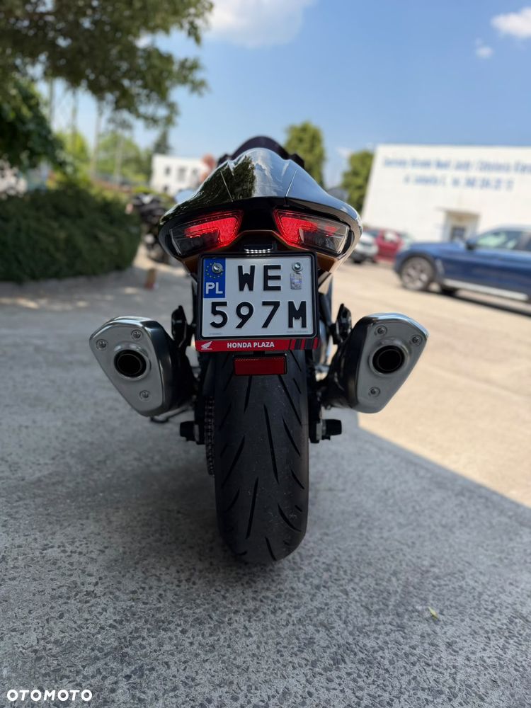 Suzuki GSX-R - 6