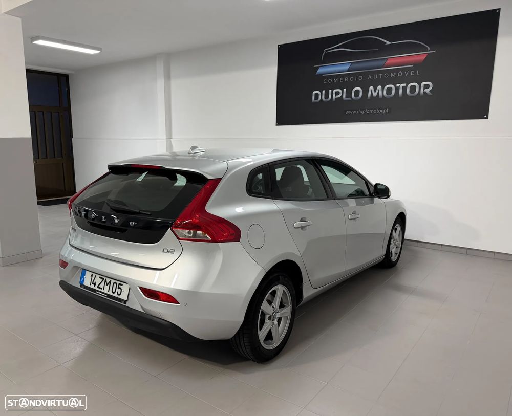 Volvo V40 D2 Geartronic Momentum - 4