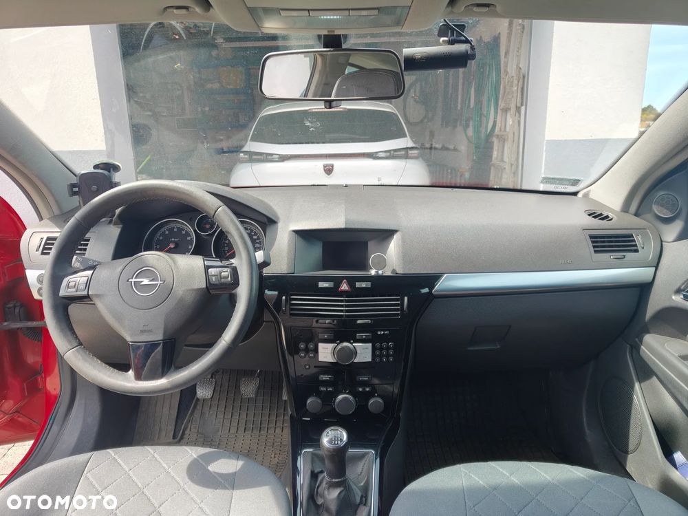 Opel Astra 1.6 Turbo Cosmo - 11