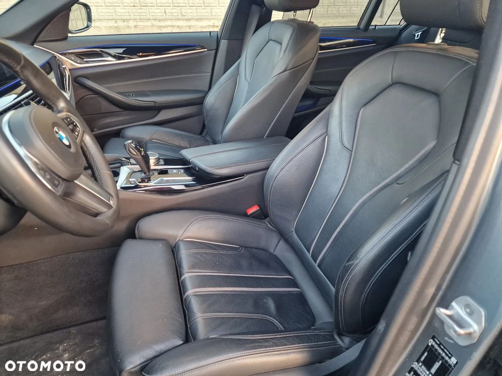 BMW Seria 5 530e iPerformance Sport Line sport - 9