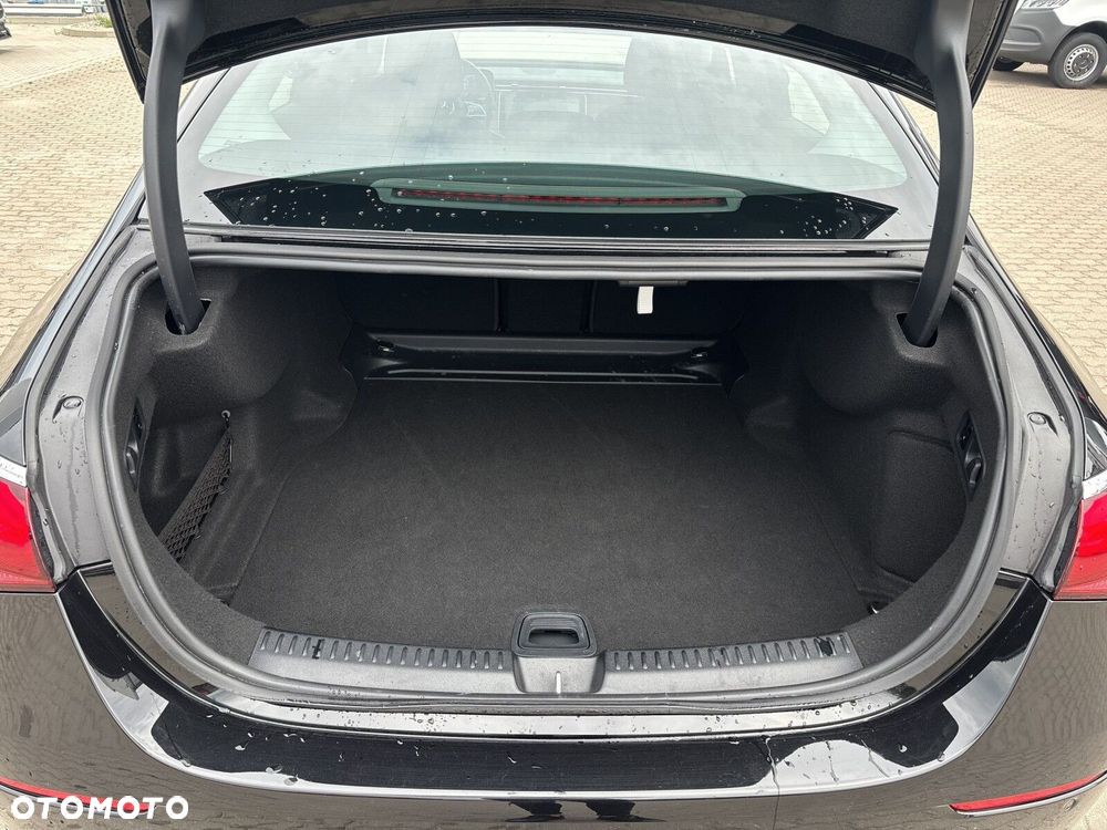 Mercedes-Benz Klasa E 200 d mHEV Avantgarde 9G-Tronic - 13