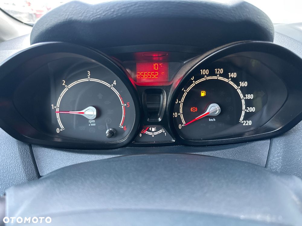 Ford Fiesta ver-1-5-tdci-trend - 17