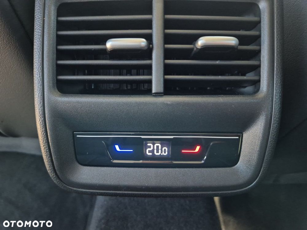 Volkswagen Passat Variant 1.5 TSI EVO Business DSG - 12