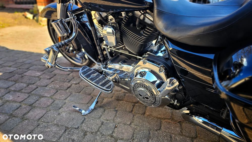Harley-Davidson Touring Street Glide - 6