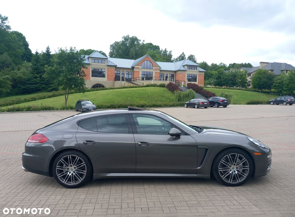 Porsche Panamera S - 8