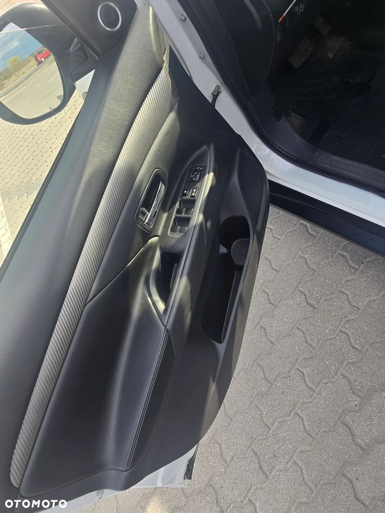 Mitsubishi Outlander 2.0 Instyle Navi 4WD CVT - 13