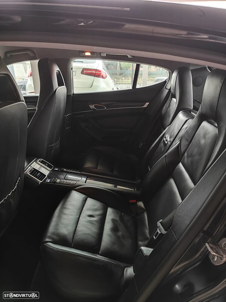 Porsche Panamera Platinum Edition - 14