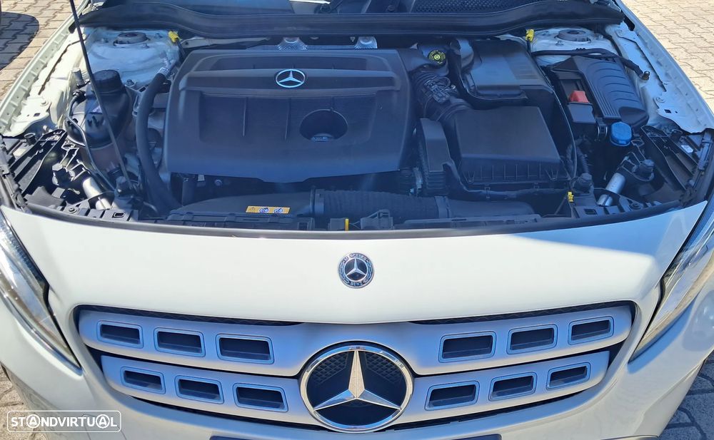 Mercedes-Benz GLA 180 d - 18