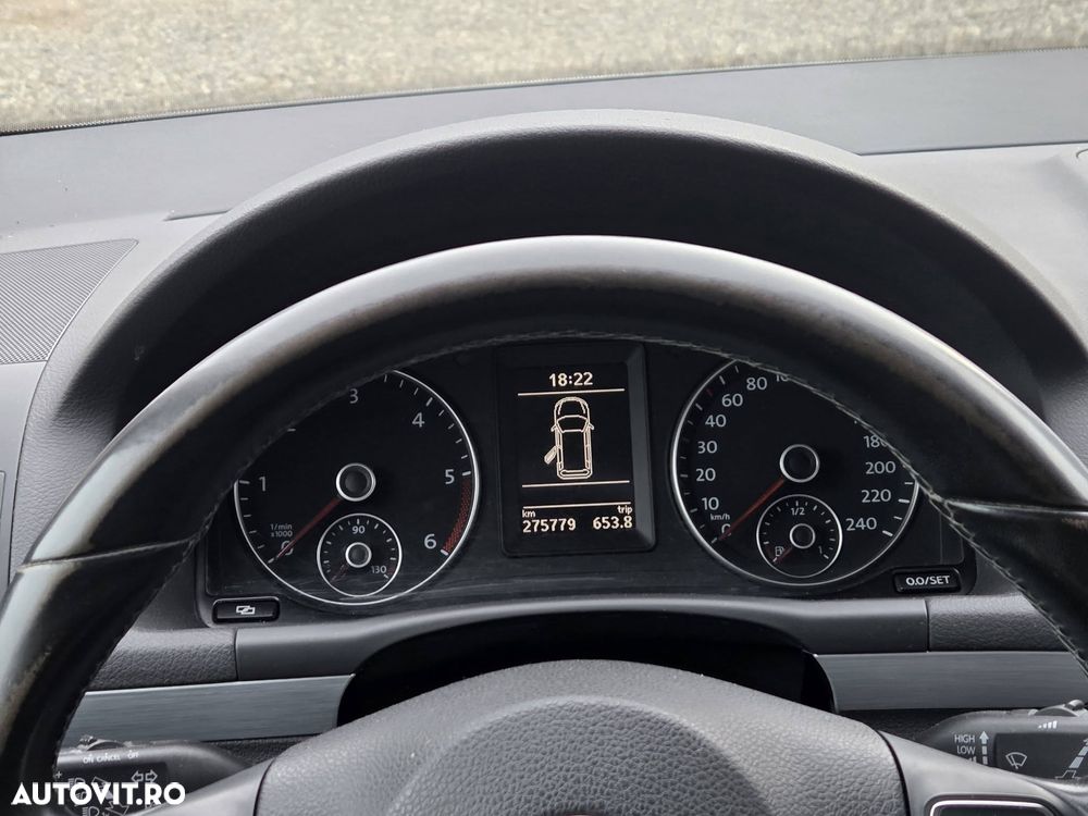 Volkswagen Touran 1.6 TDI DPF BlueMotion Technology STYLE - 19