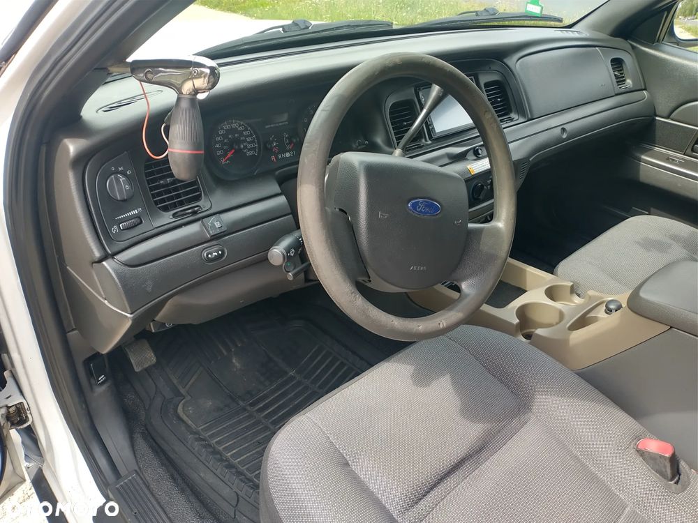 Ford Crown - 7