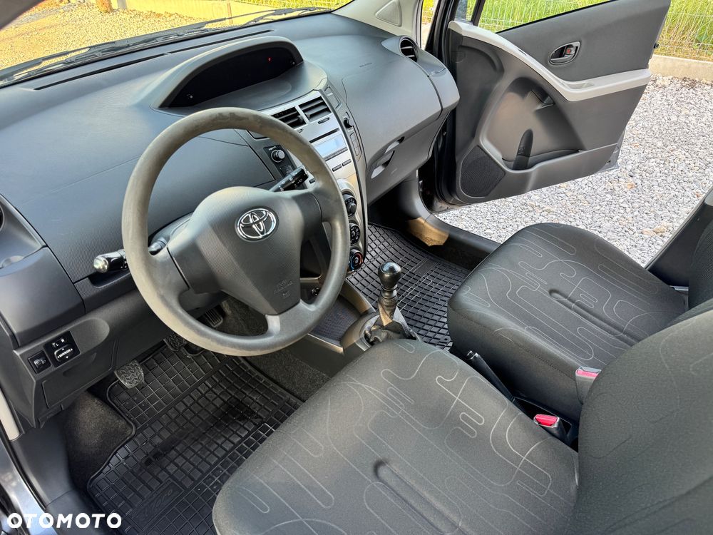 Toyota Yaris - 19