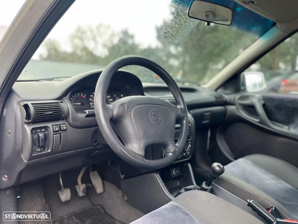 Opel Astra 1.4i 16V - 12