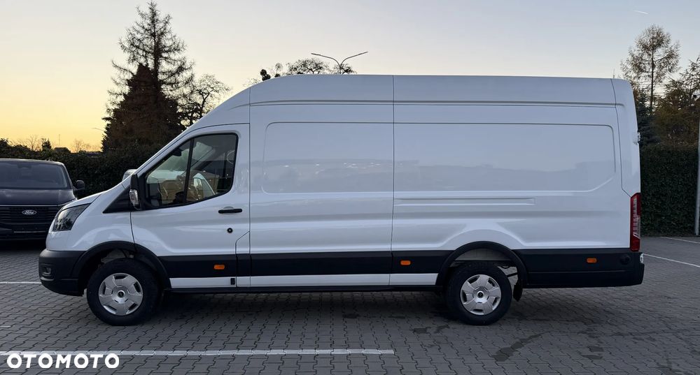 Ford Transit L4 Van - 12