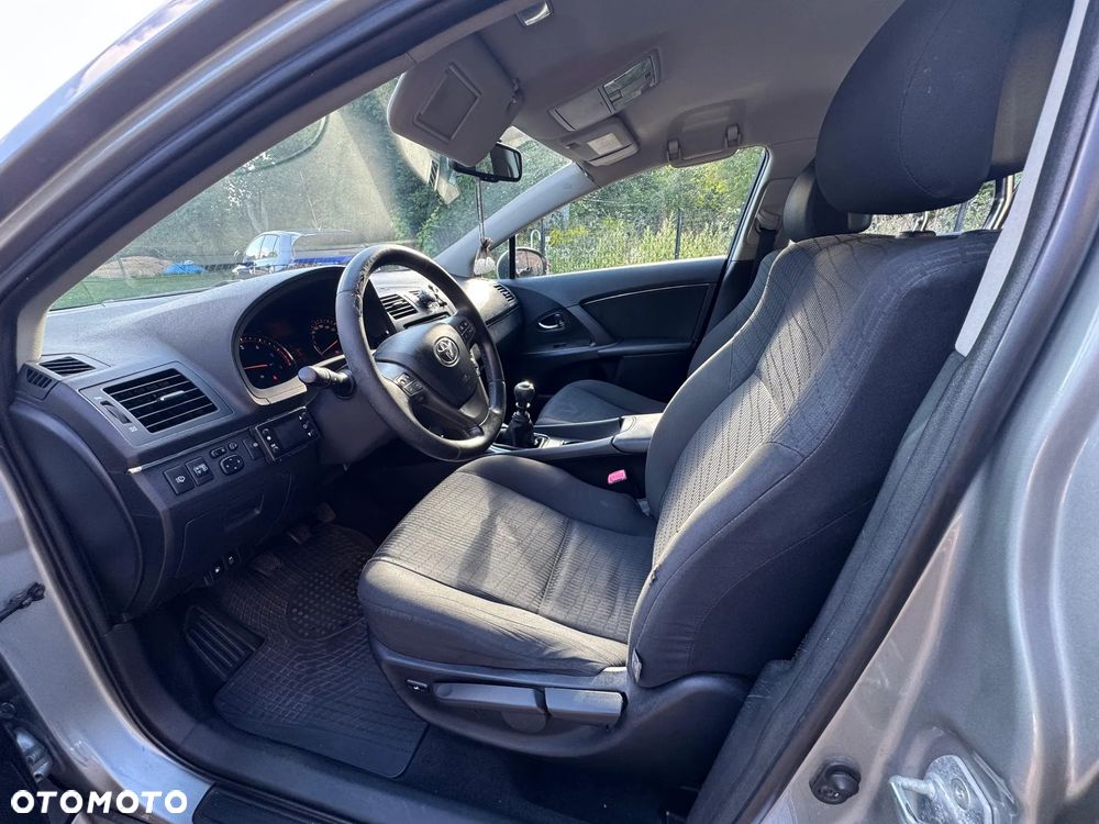 Toyota Avensis 2.0 D-4D Premium - 1