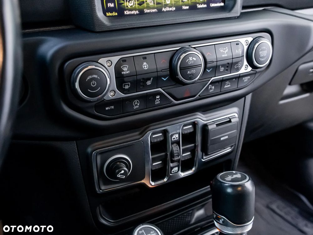 Jeep Wrangler Unlimited GME 2.0 Turbo Sahara - 25