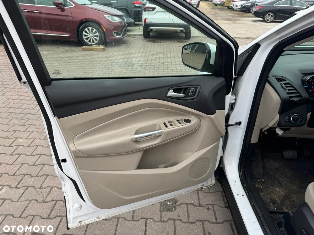 Ford Kuga - 9