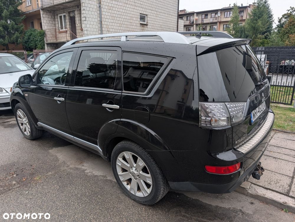 Mitsubishi Outlander - 4