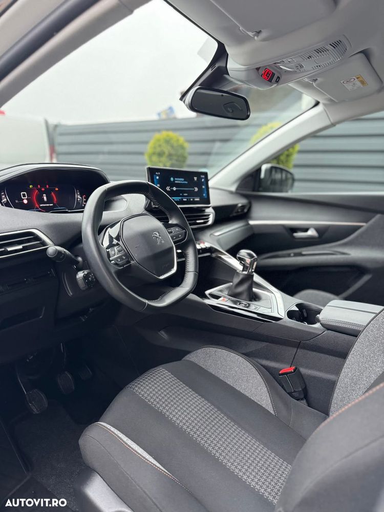 Peugeot 3008 1.2 PureTech Turbo S&S Allure - 14