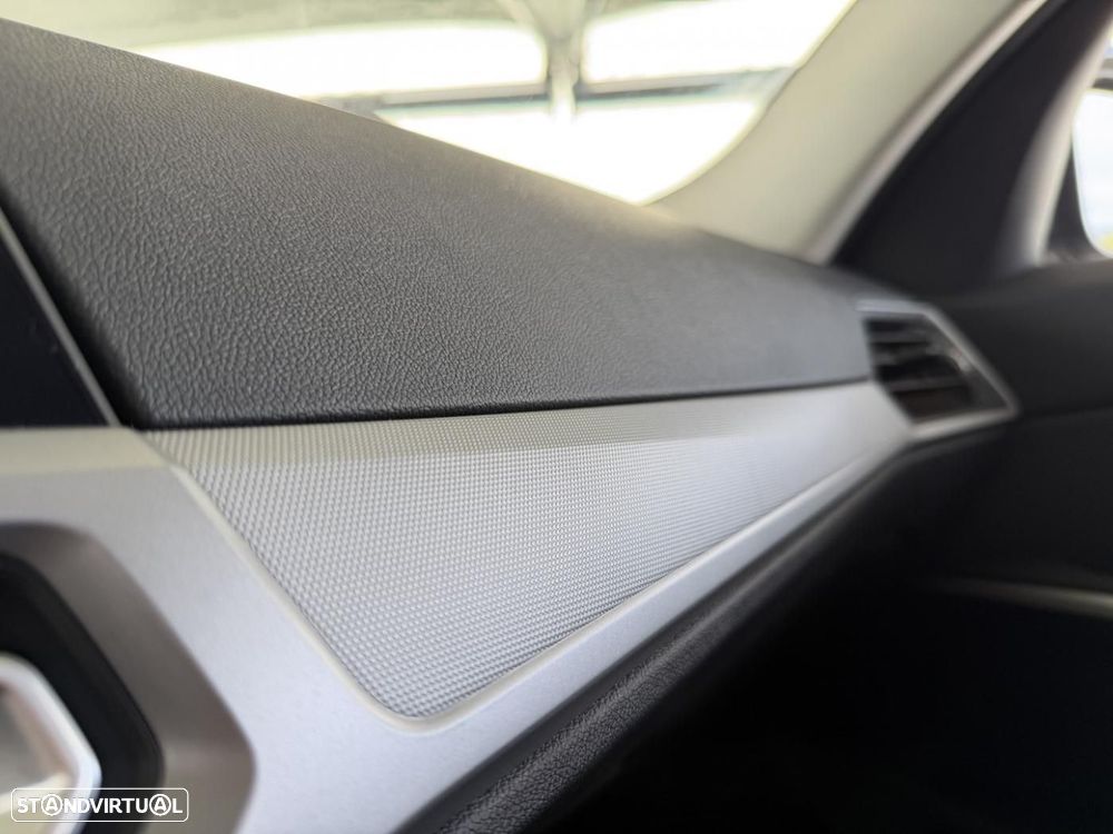 BMW 330 e Corporate Edition Auto - 40