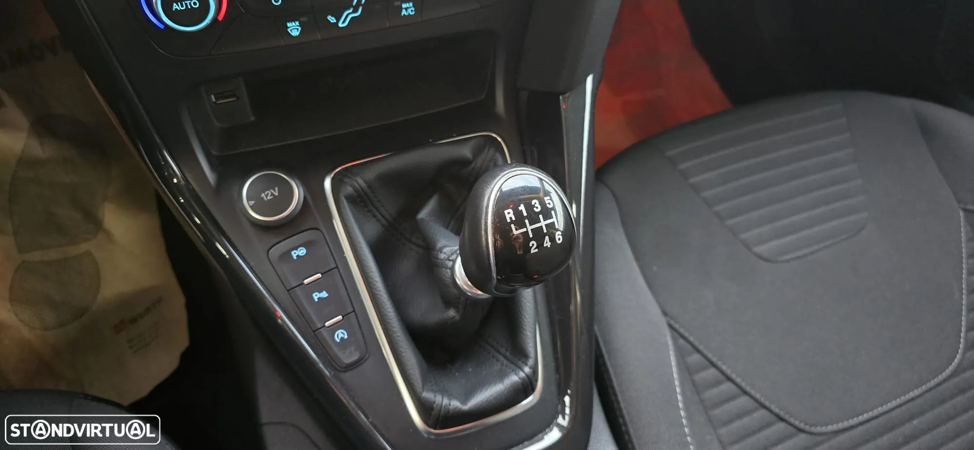 Ford Focus SW 1.5 TDCi Titanium - 32