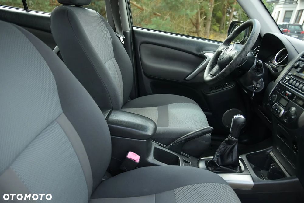 Toyota RAV4 4x4 Edition - 18