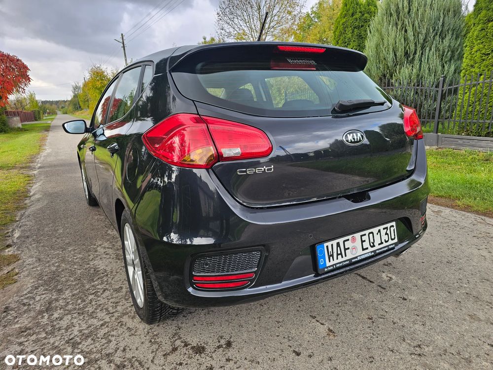 Kia Ceed 1.4 CVVT UEFA EURO 2016 - 33