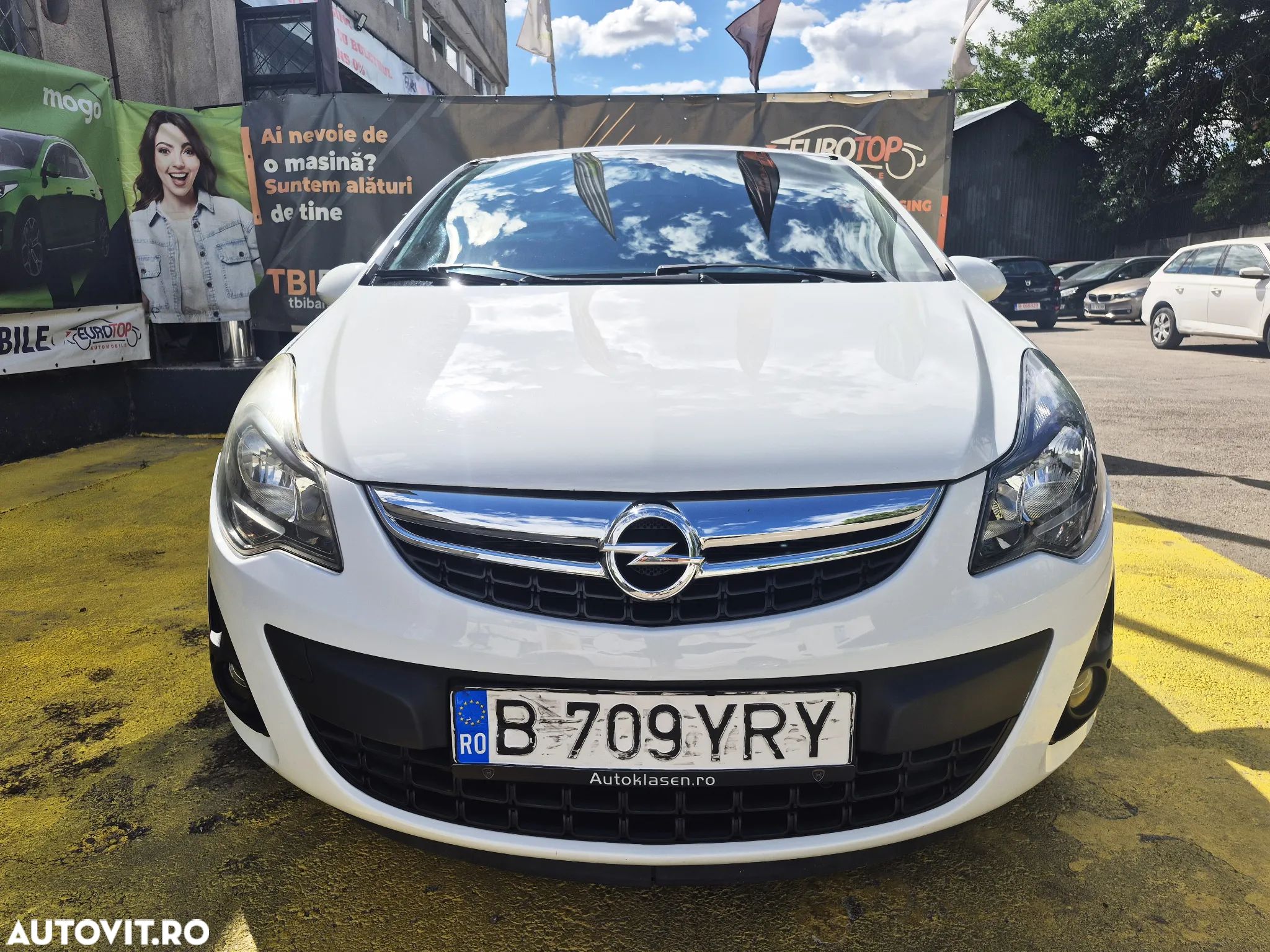 Opel Corsa 1.2 Essentia - 1