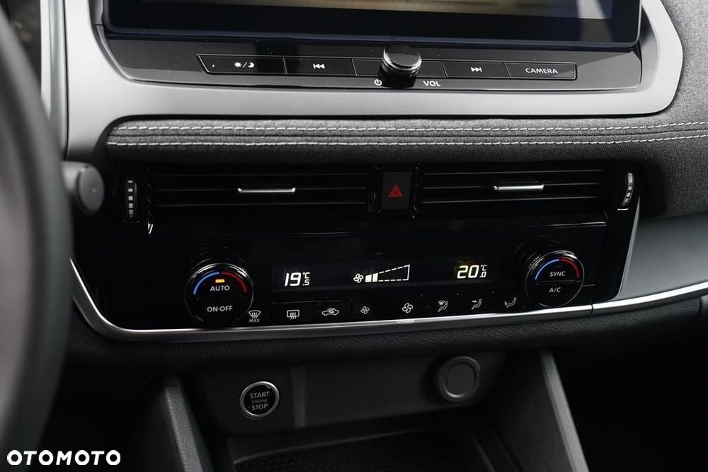 Nissan Qashqai 1.3 DIG-T MHEV N-Connecta Xtronic - 17