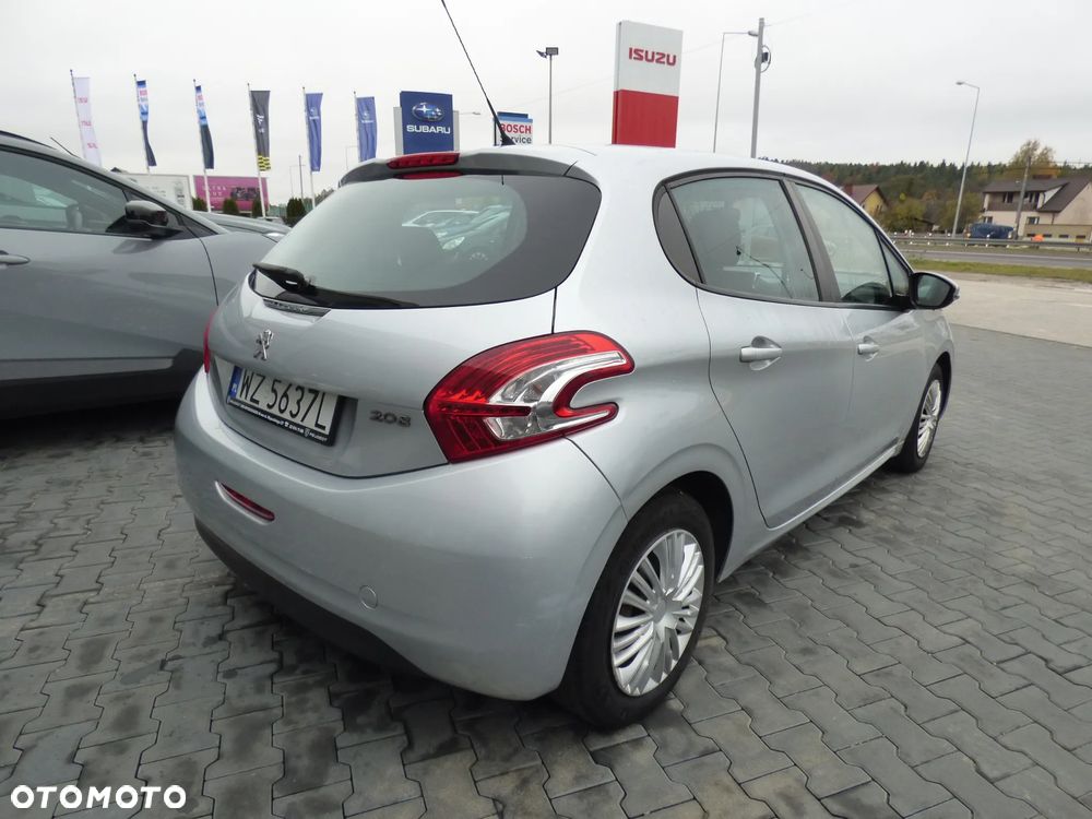 Peugeot 208 - 4