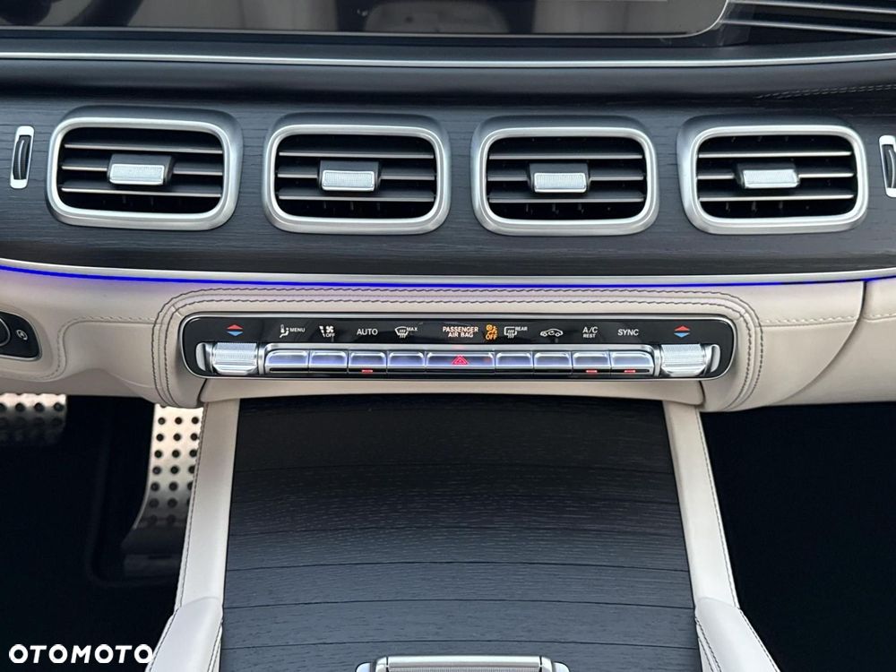 Mercedes-Benz GLS - 21