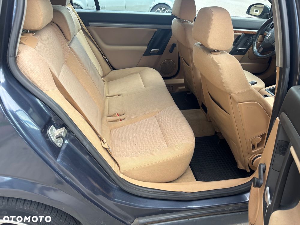 Opel Vectra 1.9 CDTI Essentia - 28