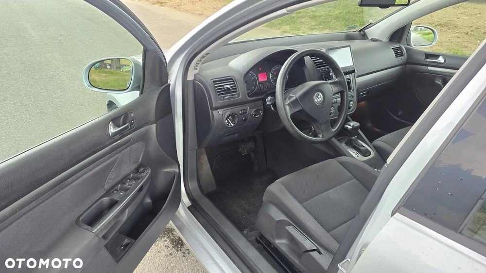 Volkswagen Golf V 2.0 FSI Comfortline DSG - 9