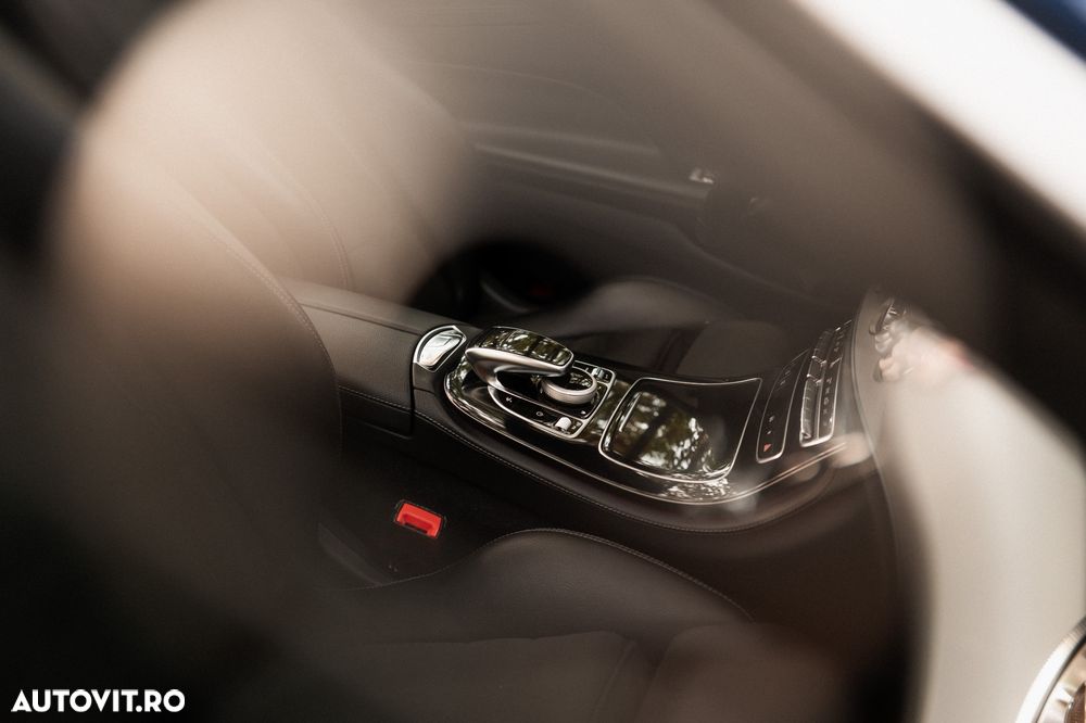 Mercedes-Benz E - 11