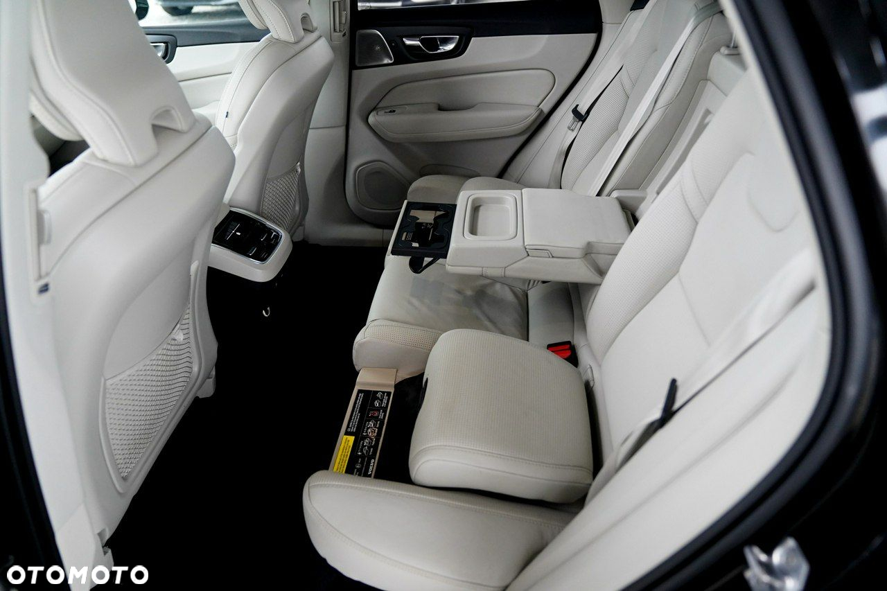 Volvo XC 60 - 22