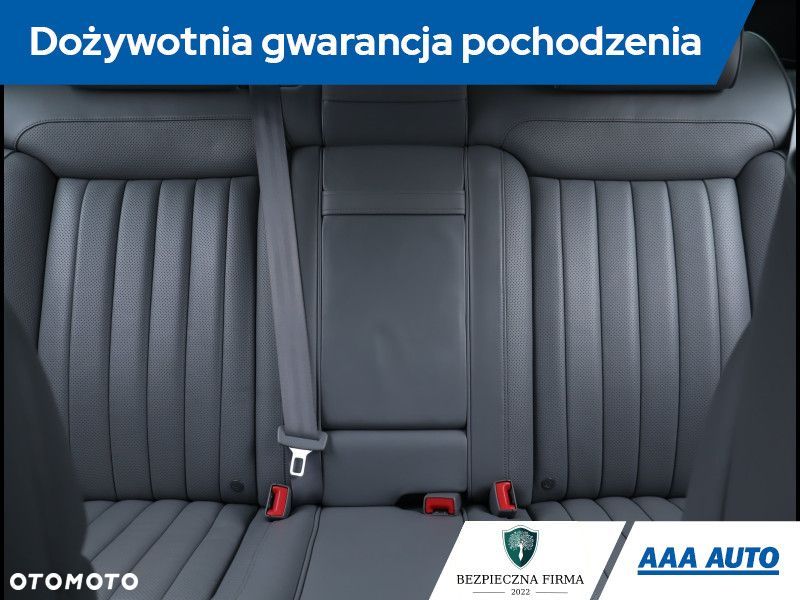 Volkswagen Phaeton - 12