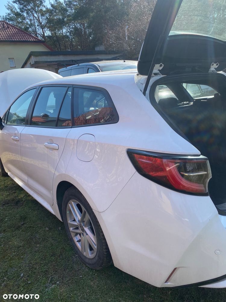 Toyota Corolla 1.8 Hybrid Club - 17